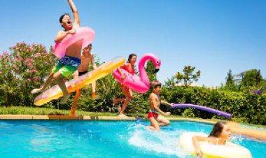 Chegou o verão, é hora de usar sua piscina - confira dicas para garantir sua limpeza e segurança