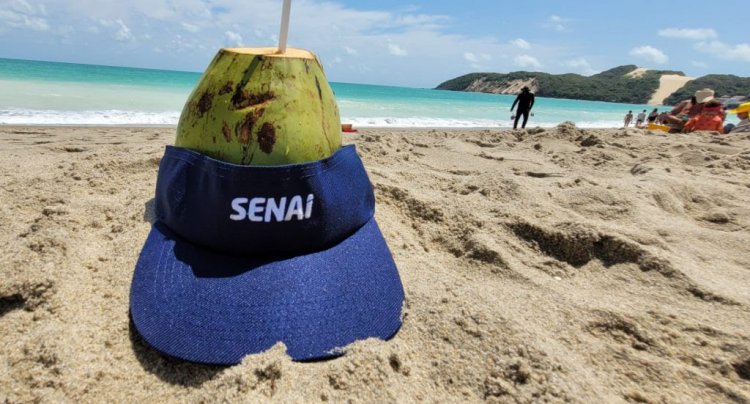 Operação Verão do SENAI chega a Ponta Negra, com buggy elétrico, quiz e ofertas especiais