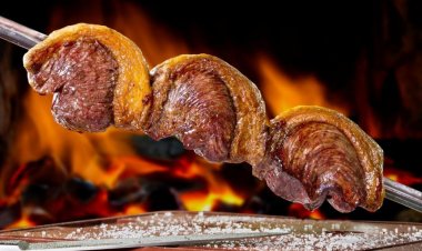 Especialista ensina como fazer um churrasco de respeito, para evitar ser o primo que queima a carne no domingo