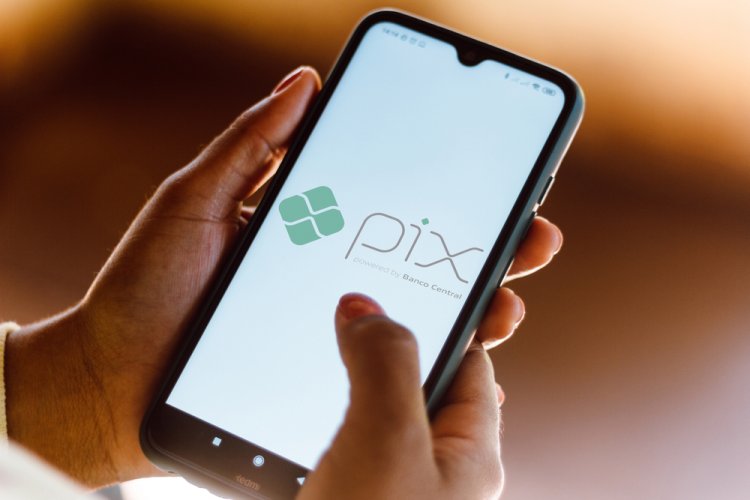 Big Techs se unem a cartões de crédito pra assaltar o Pix