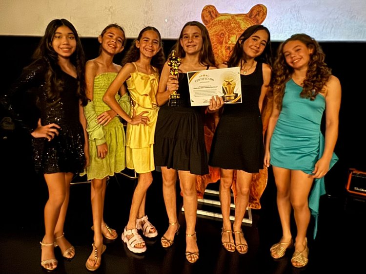 Curtas-metragens produzidos por alunos da Maple Bear Natal são premiados em sessão de cinema lotada