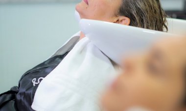 Calor, suor e frizz: por que o verão desafia tanto o cabelo